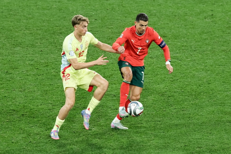 现出的沉着 现出的沉着